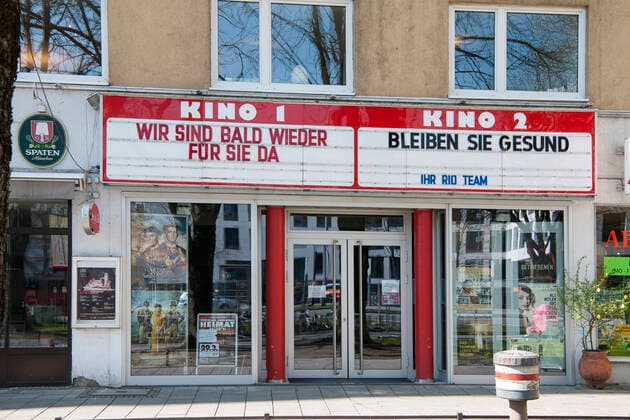 Muenchen Haidhausen , Bleiben Sie Gesund, Hinweis am Rio-Filmpalast an der Rosenheimer Strasse