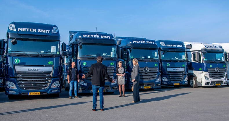 08-04-2020 Queen Máxima visited, in the context of the coronavirus outbreak (COVID-19), the transport company Pieter Smit in Nieuw-Vennep. The transport company is specialized in the transport and construction and dismantling of stages and scenery for concerts, theaters, sports and events throughout Europe.  Copyright: xPPEx