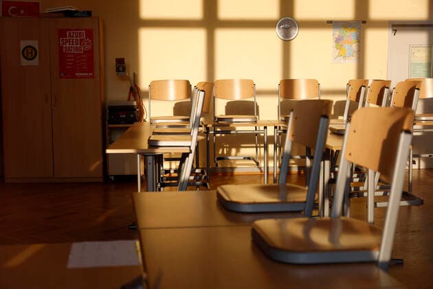 Düsseldorf, Deutschland, 07.04.2020 Ein leerer Klassenraum der Gemeinschaftshauptschule Graf-Recke-Straße in Düsseldorf