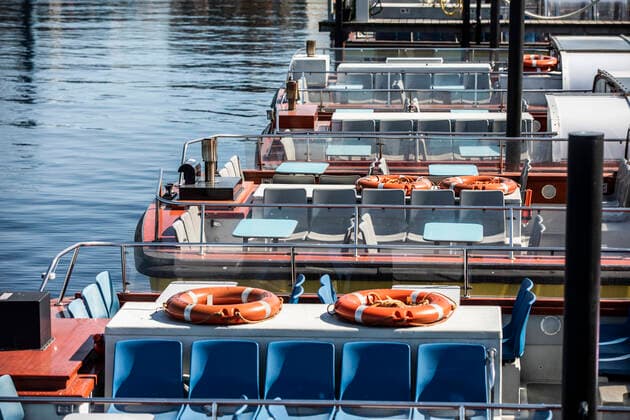 Stromma Canal Tours Copenhagens baade ligger stille ligger ved Industrilynetten i Koebenhavn onsdag den 8. april 2020. Paa grund af COVID-19 er det ikke muligt at komme paa havnerundfart i paasken.. , Denmark Copyright: ÓlafurxSteinarxRyexGestsson ÓlafurxSteinarxGestssonx COP106 spdk20200408-145531-L