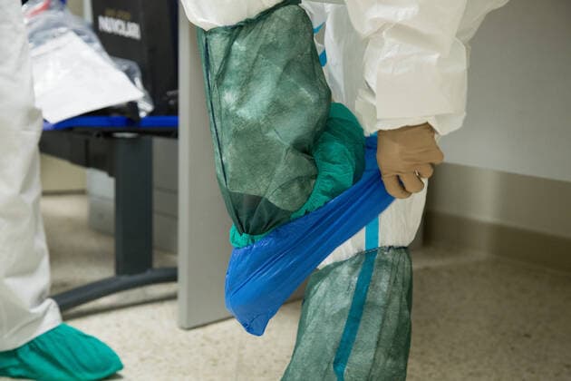 Rome: Dressing of nurses in a COVID-19 Hospital Dressing procedures for nurses in the clean area of pavilion D of the San Filippo Neri hospital in Rome, used as a Covid hospital Roma RM Italy Copyright: MatteoxNardone