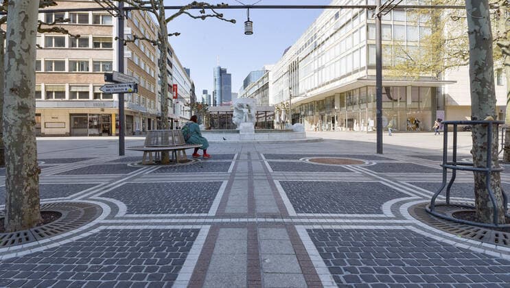 08.04.2020, xblx, Ein ganz normaler Corona Tag in Frankfurt, nur wenige Menschen auf der Zeil, emwirt Frankfurt am Main