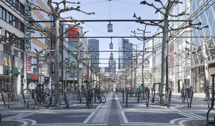 08.04.2020, xblx, Ein ganz normaler Corona Tag in Frankfurt, nur wenige Menschen auf der Zeil, emwirt Frankfurt am Main