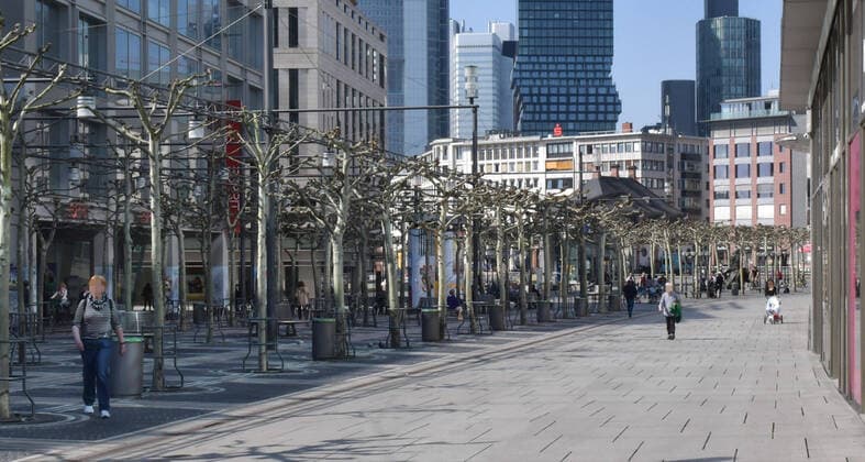 08.04.2020, xblx, Ein ganz normaler Corona Tag in Frankfurt, nur wenige Menschen auf der Zeil, emwirt Frankfurt am Main