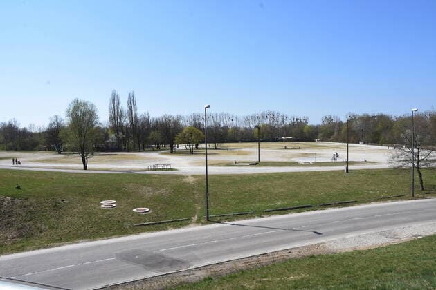 Lilalu Sommer Platz im Olympiapark Muenchen 08.04.20 Muenchen