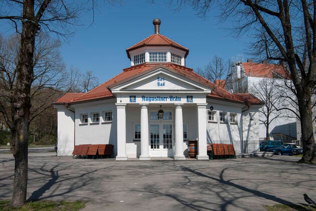 Muenchen, das ehemalige Bad an der Theresienwiese als Gaststaette
