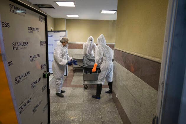 News Bilder des Tages April 8, 2020, Tehran, Iran: A picture taken on 08 April 2020, shows a view of Tehran cemetery mortuary that morticians wash and prepare the dead bodies of the new coronavirus (COVID-19) victims to burial at Behesht-e Zahra Cemetery in southern Tehran, Iran. Media reported that Iran is one of the most affected by pandemic COVID-19 disease caused by the SARS-CoV-2 coronavirus. The trajectory of coronavirus infections in Iran appears to have started a gradual downward trend, the government said, but it warned the disease is far from being under control. According to the latest reports by the Iranian Ministry of Health, over 3,900 people have died from the coronavirus infection throughout the country. Tehran Iran - ZUMAf146 20200408_zip_f146_070 Copyright: xRouzbehxFouladix