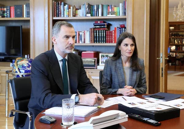 Entertainment Themen der Woche KW15 Entertainment Bilder des Tages 08-04-2020 Madrid King Felipe and Queen Letizia video chat World Health Organization s officials amid situation due to coronavirus outbreak at La Zarzuela Palace, in Madrid, Spain, faces the 25th consecutive day of mandatory home confinement in a bid to slow down the spread of the pandemic COVID-19 disease caused by the SARS-CoV-2 coronavirus.  Copyright: xPPEx
