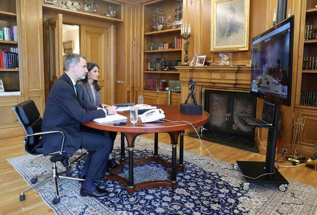 08-04-2020 Madrid King Felipe and Queen Letizia video chat World Health Organization s officials amid situation due to coronavirus outbreak at La Zarzuela Palace, in Madrid, Spain, faces the 25th consecutive day of mandatory home confinement in a bid to slow down the spread of the pandemic COVID-19 disease caused by the SARS-CoV-2 coronavirus.  Copyright: xPPEx