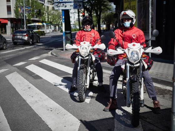 April 8, 2020, Pamplona, Navarra, SPAIN: Red Cross volunteers on motorcycles during the fourth week after the Government declared the state of alarm in Spain and recommended people to stay at home to fight coronavirus COVID-19 on April 8, 2020 in Pamplona, Spain Pamplona SPAIN - ZUMAa181 47124065st Copyright: xEduardoxSanzx