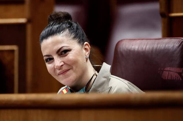 Spanish far-right Vox s MP Macarena Olona smiles as she attends the plenary session at Lower Chamber of Spanish Parliament, in Madrid, Spain, 09 April 2020. The session is to be focused in passing a new extension of the state of alarm due to coronavirus outbreak. Plenary session amid coronavirus outbreak !ACHTUNG: NUR REDAKTIONELLE NUTZUNG!  Copyright: xMariscalx GRAF7815 20200409-637220218973782941