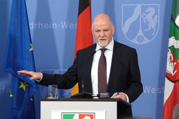Martin Exner bei einer Pressekonferenz zur Vorstellung der Covid-19 Case-Cluster-Study in der Staatskanzlei. Düsseldorf, 09.04.2020