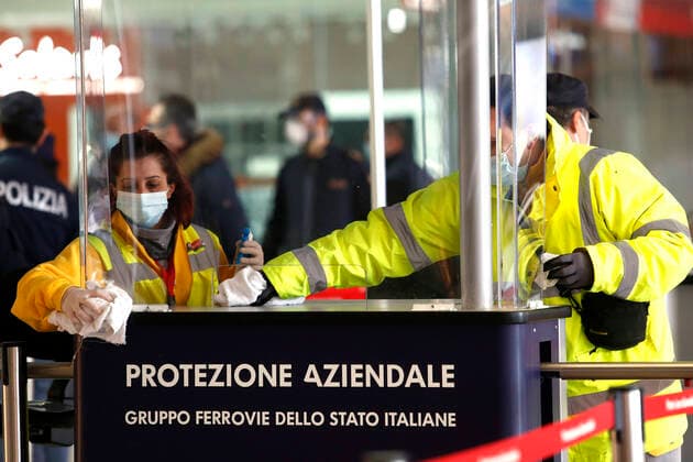 Cleaning Rome April 9th 2020. Termini train station. Due to the coronavirus emergency, bodyscanner were introduced at the mayor train stations. Since this morning, the Red Cross together with the volunteers of the Order of Doctors, will take the temperature with a body scanner on passenger arriving at the train stations. Photo Samantha Zucchi Insidefoto SamanthaxZucchi