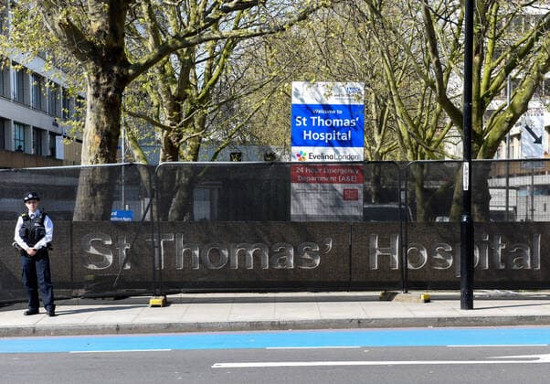 . 09 04 2020. London, United Kingdom. Coronavirus crisis. Police officers seen outside St Thomas Hospital (London), where Prime Minister Boris Johnson is getting better in intensive care. The coronavirus lockdown continues and it probably will be extended for weeks, despite the severe blow to the economy. In this sense the Bank of England has announced it will finance UK Government coronavirus crisis extra spending.  xGustavoxValientex xi-Imagesx IIM-21004-0006