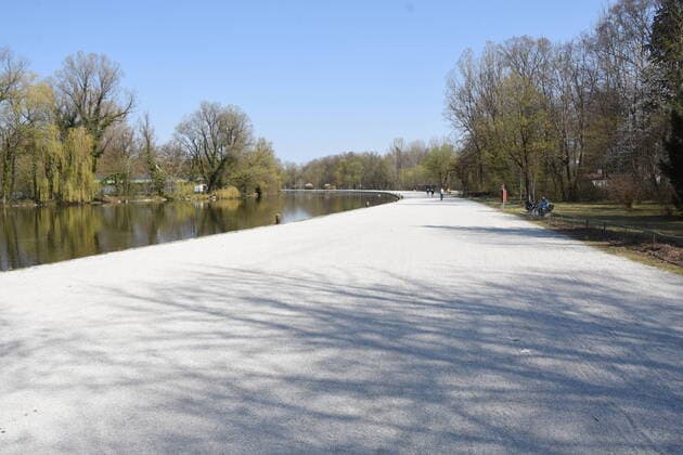News Bilder des Tages Maria Einsiedel-Hinterbruehler See- Muenchen 09.04.20 Muenchen