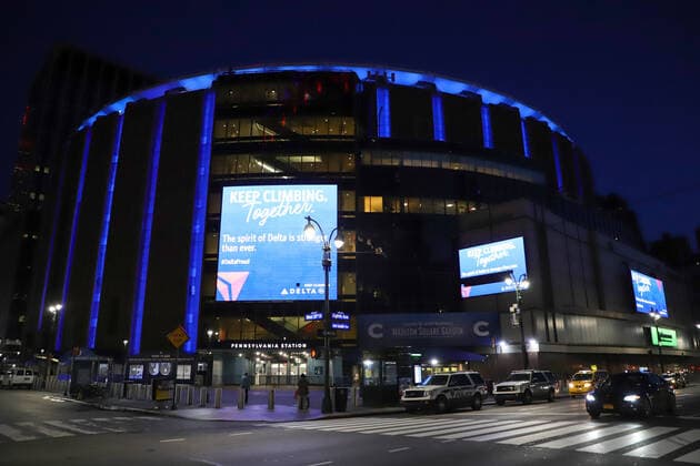 April 9, 2020, New York, New York, United States: Madison Square Garden is lit up with blue lights in honor of healthcare professionals in Manhattan in New York City, United States this Thursday, 09. New York City is the epicenter of the Coronavirus pandemic New York United States - ZUMAv122 20200409_zap_v122_049 Copyright: xWilliamxVolcovx