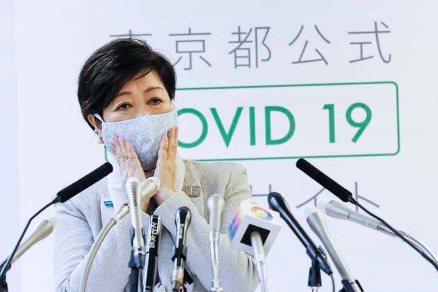 April 10, 2020, Tokyo, Japan: Tokyo Governor Yuriko Koike adjusts her face mask during her regular press conference at the Tokyo Metropolitan Government building. Koike announced new emergency measures to curb the spread of COVID-19 cases in Tokyo. Tokyo Japan - ZUMAm191 20200410_zap_m191_041 Copyright: xRodrigoxReyesxMarinx