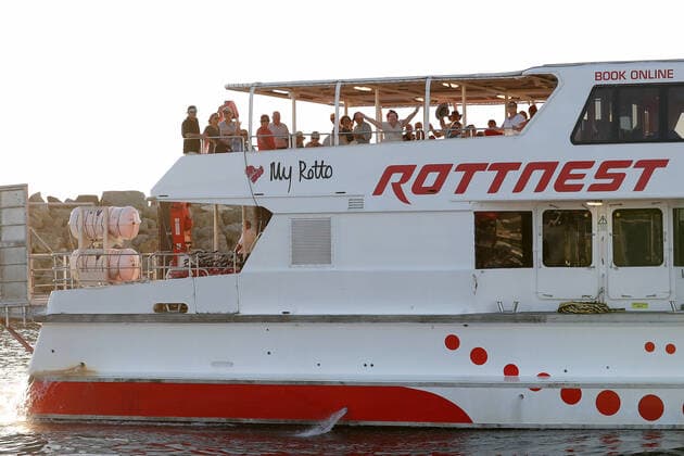 COVID-19 RETURNED TRAVELLERS WA, Passengers from the cruise ship Vasco da Gama are seen arriving on a Rottnest Express ferry to Fremantle harbour after completing their quarantine period on Rottnest Island on Friday, April 10, 2020. About 200 Western Australia passengers where transported to Rottnest Island after the Vasco da Gama docked in Fremantle harbour 15 days ago.( NO ARCHIVING, EDITORIAL USE ONLY, NO USE IN BOOKS WITHOUT CONSENT PERTH WA AUSTRALIA  Copyright: xRICHARDxWAINWRIGHTx 20200410001462853129