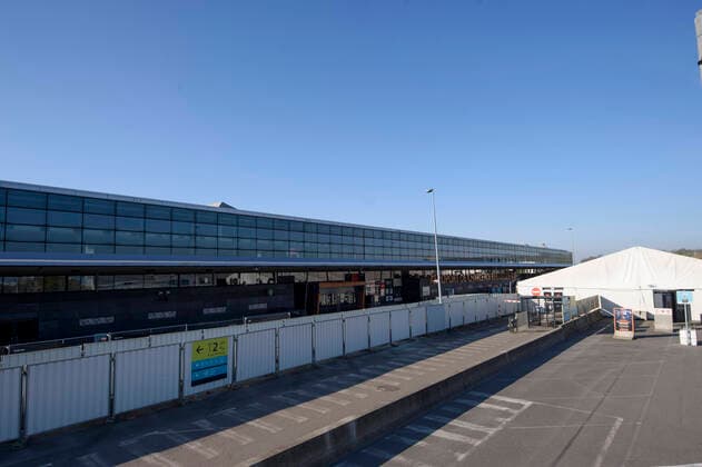Illustration picture taken during a visit to several services at Brussels South Airport, in Gosselies, Charleroi, Friday 10 April 2020. Belgium is in its fourth week of confinement in the ongoing corona virus crisis.  POOLxCHRISTOPHExLICOPPE 2494927