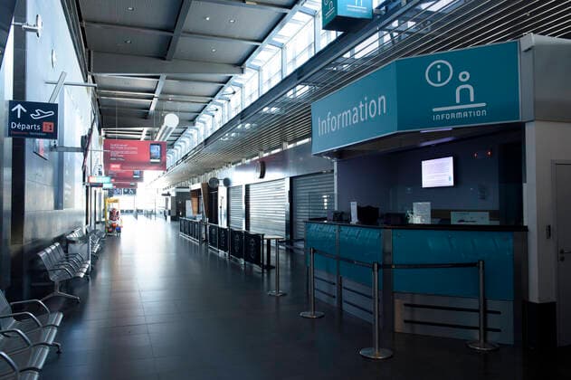 Illustration picture taken during a visit to several services at Brussels South Airport, in Gosselies, Charleroi, Friday 10 April 2020. Belgium is in its fourth week of confinement in the ongoing corona virus crisis.  POOLxCHRISTOPHExLICOPPE 2494951