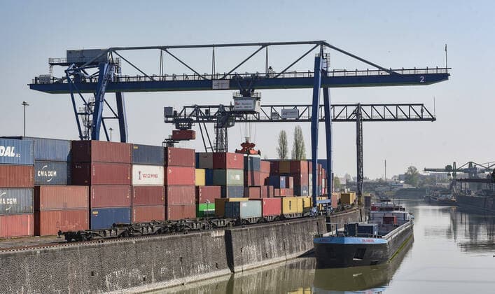 xblx, Container im Osthafen, emwirt Frankfurt am Main