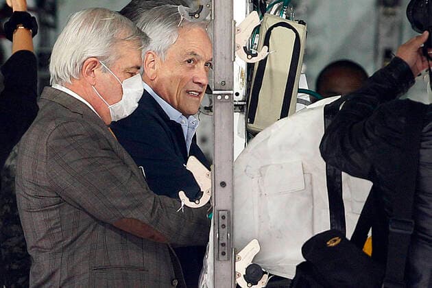 Santiago, April 10, 2020 The President of the Republic, Sebastian Pinera, inspects the support operations of the Armed Forces for global coronavirus pandemic, visiting facilities of Group 10 of the Fach Dragomir Yankovic Aton Chile, Santiago Chile Aton 411223  Copyright: DRAGOMIRxYANKOVIC ATONxCHILE