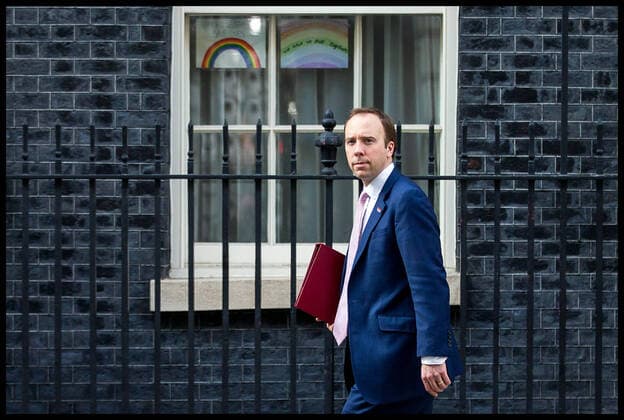 . 10 04 2020. London, United Kingdom. Coronavirus Briefing In Downing Street. Matt Hancock - Secretary of State for Health and Social Care departs Downing Street following Covid-19 briefing.  xMartynxWheatleyx xi-Imagesx IIM-21010-0016