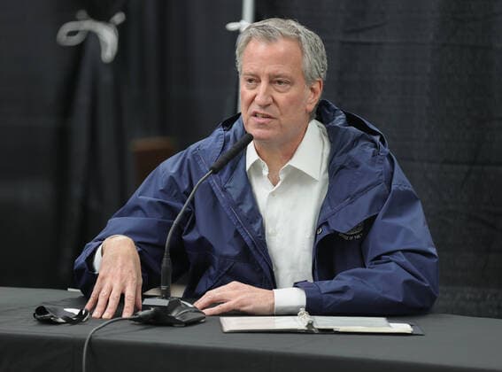 April 10, 2020, New York, NY, USA: USTA Billie Jean King National Tennis Center, New York, USA, April 10, 2020 - Mayor Bill de Blasio Greets Health Care Workers and Hold a Media Availability at the USTA Billie Jean King National Tennis Center. The Tennis Center was Transformed in to a New Temporary Hospital to Help on the Corona Virus Pandemic today in Flushing Meadows Corona Park in Queens. Photo: EuropaNewswire..PHOTO CREDIT MANDATORY. New York USA - ZUMAra1_ 20200410_zap_ra1_017 Copyright: xLuizxRampelottox