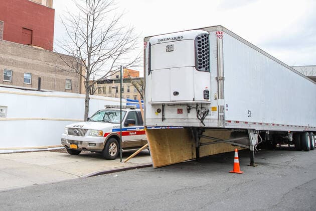 April 10, 2020, New York, NEW YORK, EUA: Movement at Wickoff Brooklyn Hospital in New York during the covid-19 coronavirus pandemic in the United States. New York USA - ZUMAc233 20200410_zsp_c233_001 Copyright: xVanessaxCarvalhox