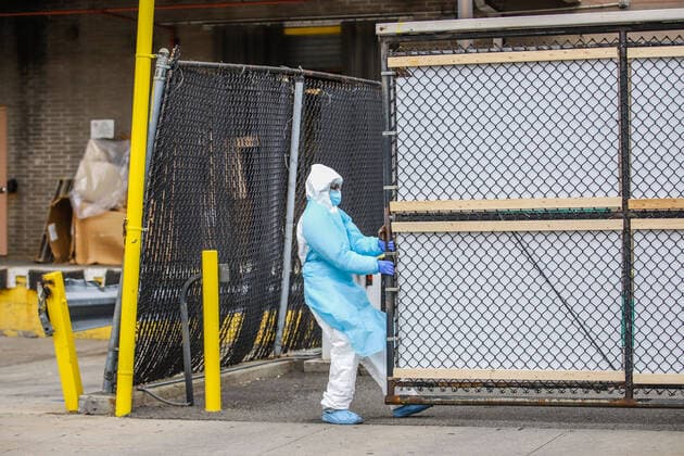 April 10, 2020, New York, NEW YORK, EUA: Movement at Wickoff Brooklyn Hospital in New York during the covid-19 coronavirus pandemic in the United States. New York USA - ZUMAc233 20200410_zsp_c233_019 Copyright: xVanessaxCarvalhox