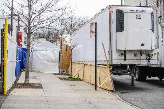 April 10, 2020, New York, NEW YORK, EUA: Movement at Wickoff Brooklyn Hospital in New York during the covid-19 coronavirus pandemic in the United States. New York USA - ZUMAc233 20200410_zsp_c233_022 Copyright: xVanessaxCarvalhox