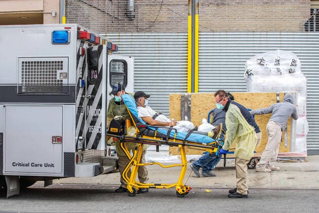 April 10, 2020, New York, NEW YORK, EUA: Movement at Wickoff Brooklyn Hospital in New York during the covid-19 coronavirus pandemic in the United States. New York USA - ZUMAc233 20200410_zsp_c233_033 Copyright: xVanessaxCarvalhox