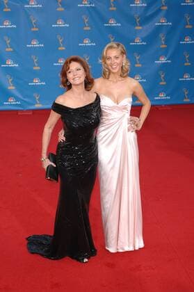 Susan Sarandon (wearing Donna Karan gown, Ippolita and Anita Ko jewelry), Eva Amurri (wearing Thierry Mugler gown, Cartier jewelry) at arrivals for Academy of Television Arts & Sciences 62nd Primetime Emmy Awards - ARRIVALS, Nokia Theater, Los Angeles, CA August 29, 2010. Photo By: Michael Germana Everett Collection For usage credit please use; Michael Germana Everett Collection !ACHTUNG AUFNAHMEDATUM GESCHÃ„TZT! PUBLICATIONXNOTxINxCANxCHNxFRAxITAxJPNxNORxPOLxRUSxESPxUKxUSA Copyright: xMichaelxGermana EverettxCollectionx 1029AGT GM189