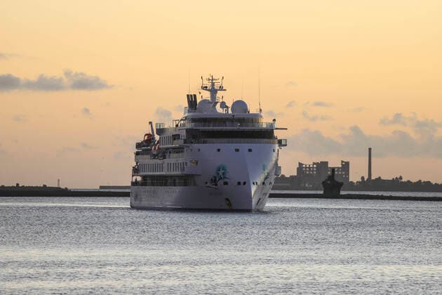 April 10, 2020, Montevideo, Montevideo, Uruguay: The Greg Mortimer cruise ship arrives to the port in Montevideo to evacuate and repatriate 112 Australian and New Zealand tourists, some of them infected with COVID-19. Montevideo Uruguay - ZUMAz106 20200410_zip_z106_002 Copyright: xMauricioxZinax