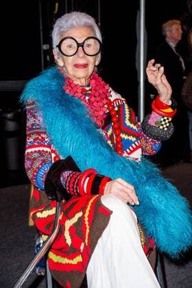 IMAGO ICONS: Iris Apfel Iris Apfel in attendance for DESIGUAL Spring Summer 2016 Fashion Show, The Arc - Skylight At Moynihan Station, New York, NY September 10, 2015. Photo By: Steven Ferdman Everett Collection For usage credit please use; Steven Ferdman Everett Collection !ACHTUNG AUFNAHMEDATUM GESCHÃ„TZT! PUBLICATIONXNOTxINxCANxCHNxFRAxITAxJPNxNORxPOLxRUSxESPxUKxUSA Copyright: xStevenxFerdman EverettxCollectionx 1510S13 QY032