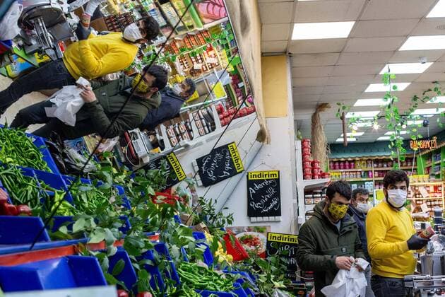 April 10, 2020: Citizens seen rushing into bakeries and supermarkets hours before the two days curfew at midnight on Friday, April 10, in Istanbul, TURKEY. In order to prevent new type coronavirus pandemic, the Ministry of Interior has decided to take additional measures. In this context, curfews will be imposed for 48 hours in 31 provinces with metropolitan status from April,10th midnight. Total number of registered cases in country reaches 47,029 as 4,747 more people test positive for virus. Turkey confirmed that 98 more people died from the coronavirus in the country over the past 24 hours, bringing the death toll to 1,006, on April,10 2020. - ZUMAi72_ 20200410_znp_i72_012 Copyright: xTolgaxIldunx