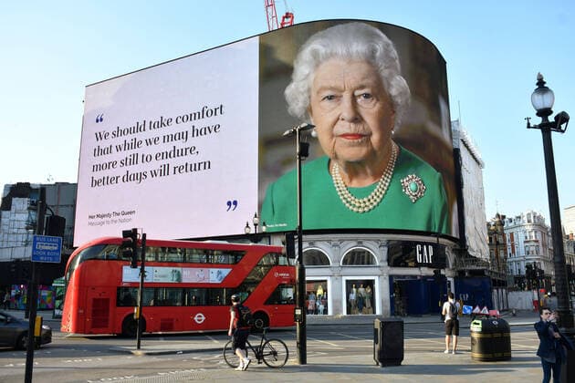 The Queen s coronavirus speech is shown on at Piccadilly Circus as the UK lockdown continues. Extracts from The Queen s message to the nation appear on the world-famous Piccadilly Lights. Featuring: The Queen, Queen Elizabeth II Where: London, United Kingdom When: 10 Apr 2020 Credit: Nils Jorgensen Cover Images Copyright: xx 40441295 EDITORIAL USE ONLY. NOT FOR USE BY NEWSPAPERS BASED IN THE UK.