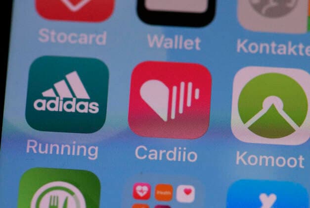 11.04.2020, Verschiedene Apps auf einem Apple iPhone6 Smartphone. Adidas- Running, Fitness-App, und Cardiio die Puls-Messer App, 11.04.2020, Apps auf dem Smartphone iphone 11.04.2020, Apps auf dem Smartphone iphone