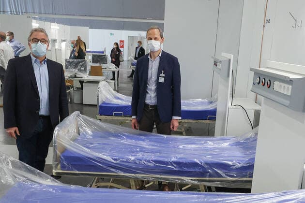 Hannover, 11.04.2020, Staatsminister bei der Bundeskanzlerin Hendrik Hoppenstedt. besucht mit Regionspräsident Hauke Jagau das einsatzbereite, Behelfskrankenhaus für Corona- Patienten,