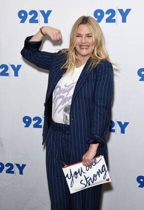 Drew Barrymore, with YOU ARE STRONG purse designed by Drew Baryymore at arrivals for NetflixÃ‚â€™s SANTA CLARITA DIET Season 2 Talk and Screening, 92nd Street Y, New York, NY March 19, 2018. Photo By: Derek Storm Everett Collection For usage credit please use; Derek Storm Everett Collection !ACHTUNG AUFNAHMEDATUM GESCHÃ„TZT! PUBLICATIONXNOTxINxCANxCHNxFRAxITAxJPNxNORxPOLxRUSxESPxUKxUSA Copyright: xDerekxStorm EverettxCollectionx 1819H04 XQ006