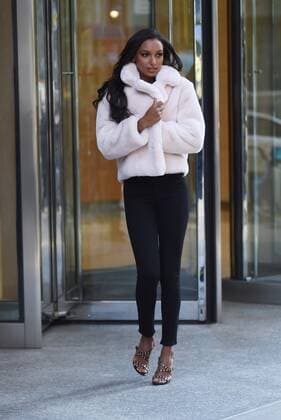 Jasmine Tookes out and about for Celebrity Candids - TUE, , New York, NY October 30, 2018. Photo By: Kristin Callahan Everett Collection For usage credit please use; Kristin Callahan Everett Collection !ACHTUNG AUFNAHMEDATUM GESCHÃ„TZT! PUBLICATIONXNOTxINxCANxCHNxFRAxITAxJPNxNORxPOLxRUSxESPxUKxUSA Copyright: xKristinxCallahan EverettxCollectionx 1830O05 KH050