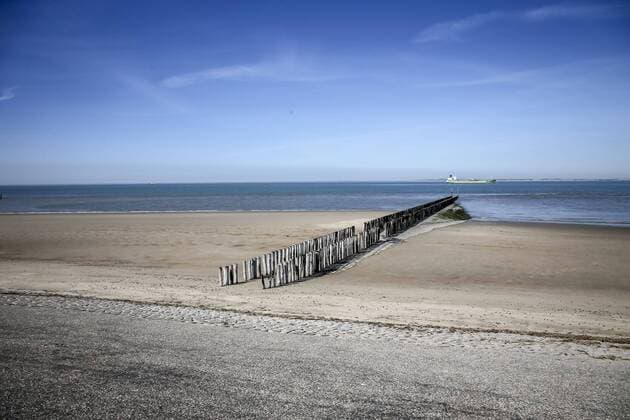 BRESKENS, 11-04-2020 ,strand Dutchnews, Empty beaches in Zeeland during the Easter weekend Breskens. Empty beaches in Zeeland during the Easter weekend  x7783039x Copyright:
