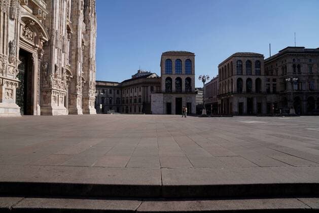 Milan, Piazza Duomo deserted by the Coronavirus emergency (Duilio Piaggesi Fotogramma, Milan - 2020-04-11) p.s. la foto e utilizzabile nel rispetto del contesto in cui e stata scattata, e senza intento diffamatorio del decoro delle persone rappresentate  Copyright: xDuilioxPiaggesix xFOTOGRAMMAx