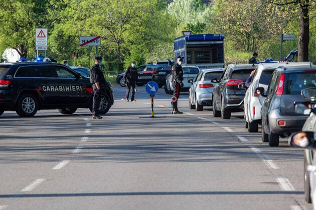 Milan, Coronavirus Covid emergency 19 carabinieri checkpoint on Viale Enrico Fermi leaving Milan to prevent the Easter exodus (Massimo Alberico Fotogramma, Milan - 2020-04-11) p.s. la foto e utilizzabile nel rispetto del contesto in cui e stata scattata, e senza intento diffamatorio del decoro delle persone rappresentate  Copyright: xMassimoxAlbericox xFOTOGRAMMAx