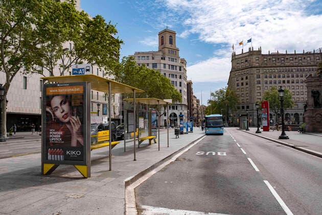 April 11, 2020, Barcelona, Catalonia, Spain: The Plaza Catalunya parking area for the Aero Bus service to Barcelona airport appears deserted without passengers due to contagion from Covid-19..Barcelona faces the 28th day of home confinement. The streets remain deserted except for main activities. Barcelona Spain - ZUMAs197 20200411_zaa_s197_041 Copyright: xPacoxFreirex