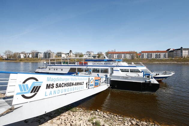 11.04.2020, xtgx, Auswirkungen des Corona Virus in Magdeburg, Passagierschiff Sachsen-Anhalt, die weisse Flotte Magdeburg hat den Betrieb eingestellt, die Fahrgastschiffe fahren bis auf weiteres nicht Magdeburg