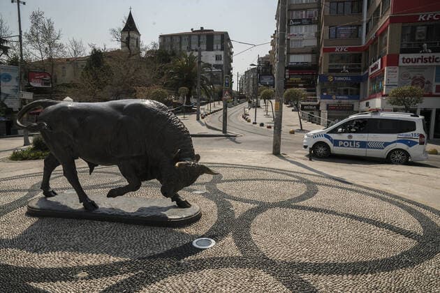 Istanbul™s normally crowded but now mostly deserted Kadikoy district streets after the two-day curfew declared by the government to slow coronavirus spread, in Istanbul, Saturday, April 11, 2020. Copyright: MuratxBaykara 16718134