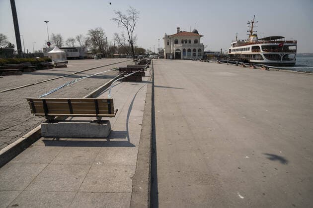 Coronavirus in der Türkei, Ausgangssperre in Istanbul Istanbul™s normally crowded but now mostly deserted Kadikoy district streets after the two-day curfew declared by the government to slow coronavirus spread, in Istanbul, Saturday, April 11, 2020. Copyright: MuratxBaykara 16718137