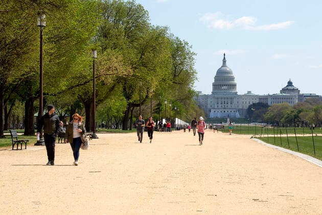 April 11, 2020, Washington, District of Columbia, USA: Pedestrians walk the National Mall in Washington D.C. Washington USA - ZUMA 20200411_mda_s152_273 Copyright: xStefanixReynoldsx