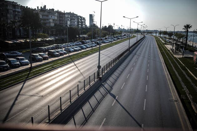 Coronavirus in der Türkei, Ausgangssperre in Izmir The normally busy but now mostly deserted Aegean coastal city of Izmir after the two-day curfew declared by the government to slow coronavirus spread, Saturday, April 11, 2020. Copyright: EmrexTazegul 16718369